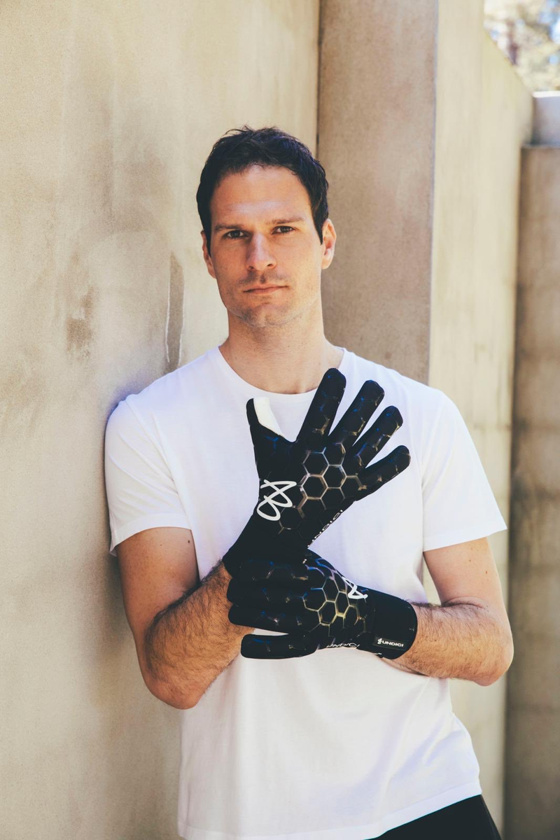 milanobsession's tweet photo. For GKs and GK enthusiasts, this episode of @SeasonofSports  is amazing. @asmir1 Begović talks all about GK gloves &amp; more...

Also, check out his badass new gloves 🧤 at https://t.co/BsjvDAuxuL https://t.co/yRENMykRUD