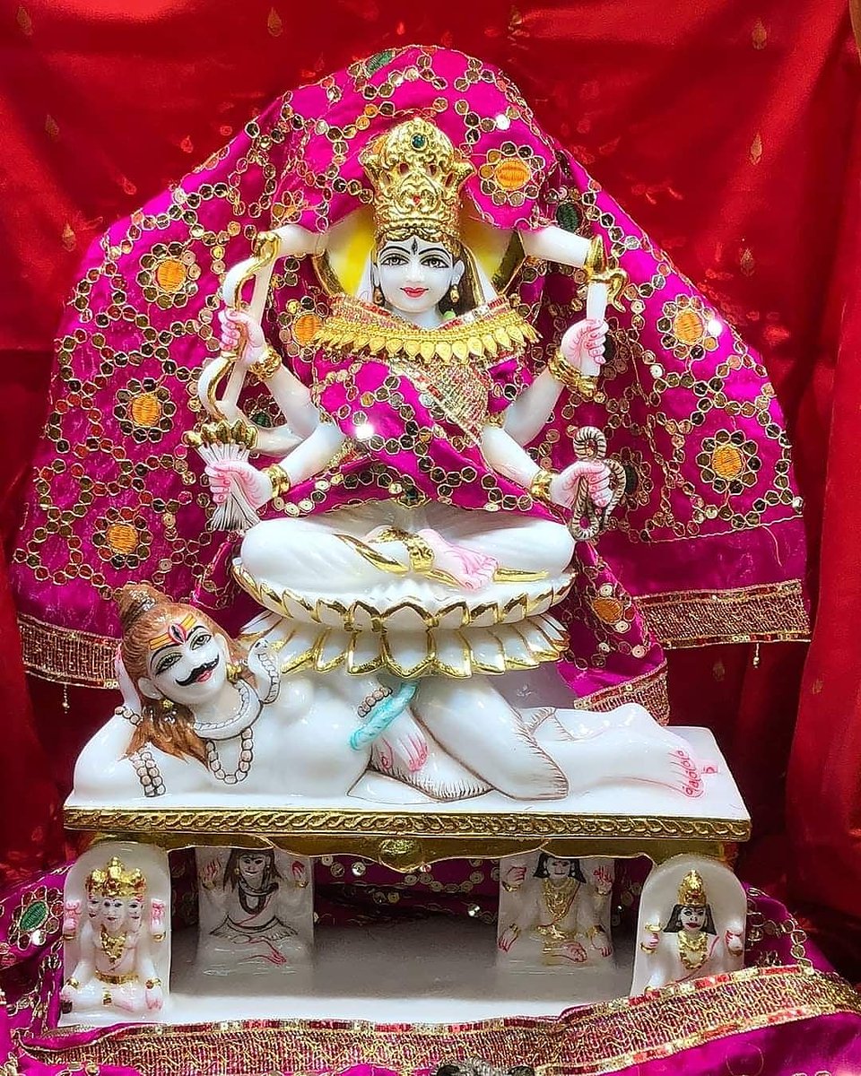 baglamukhipuja's tweet photo. माँ बगलामुखी की साधना हमें परम सुख की ओर अग्रसर करने वाली है। माँ की उपासना ऋषि-मुनि के अतिरिक्त देवता भी करते हैं। https://t.co/5c21PxS3m7