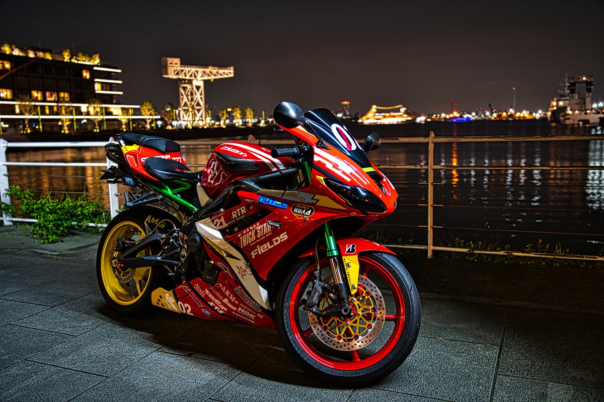 ぎでおん triumph #daytona675 #バイク #bike #ナイトショット