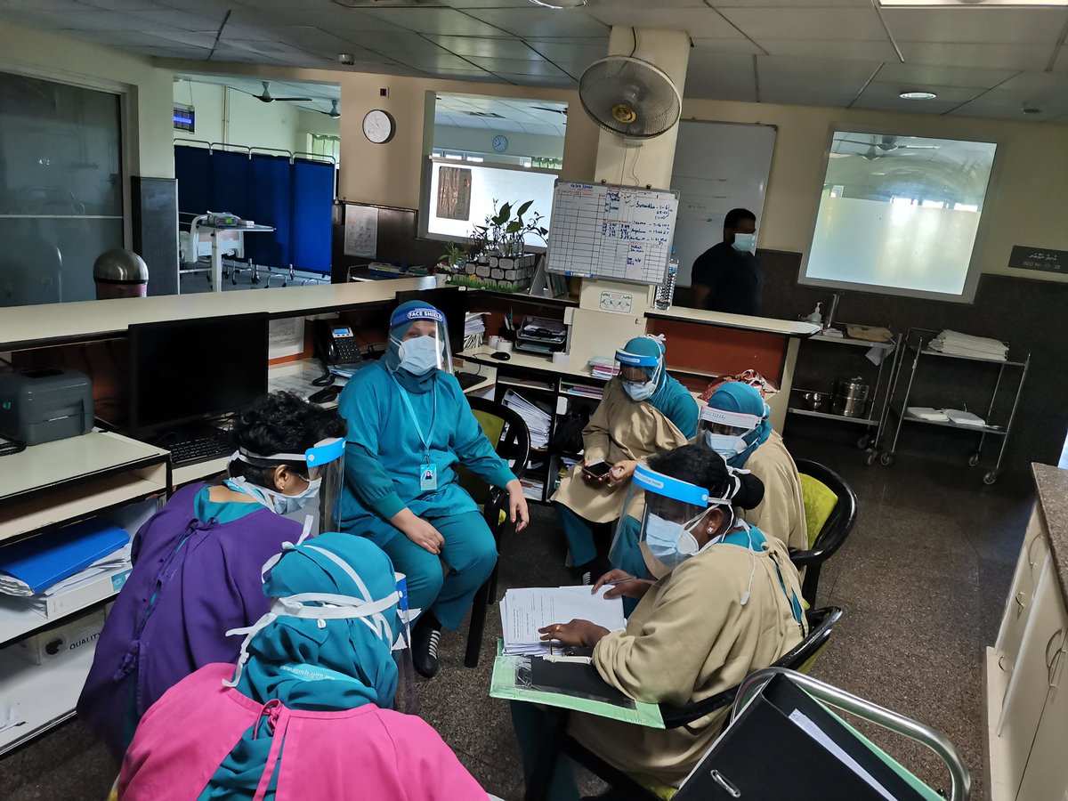 ދެ ދަންފަޅީގެ ނަރުހުން
ހުރިހާ މުވައްޒަފުން ކޮވިޑު ބަލިމީހުންނަށް ފަރުވާދޭ މަރުކަޒު ތަކަށް ބަހާފައި މިހާރު މިހާރު މި ލިބެނީ ދެ މީހުންނާ ފަޅި
ހިތްވަރާއެކު މަސައްކަތްތައް ކުރަމުންދާ ފަރާތްތަކަށް
🏅