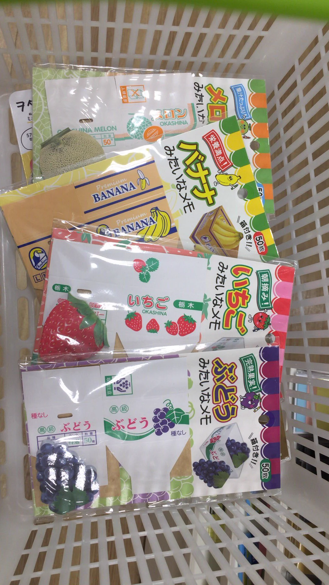 @clipnotebook FW外から失礼致します。
このシリーズ、新作出ておりますよ( ¨̮ )
前回のより一回り大きいです！
因みに販売してたのはSeriaさんです( ¨̮ )
突然失礼いたしました。 
