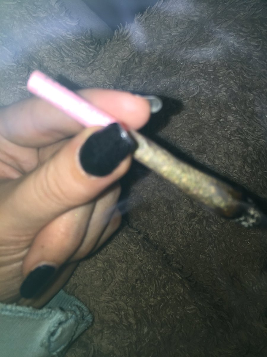 Bong rips are my every day but jays hit different 🥴❤️ #blazygang #WeedLovers