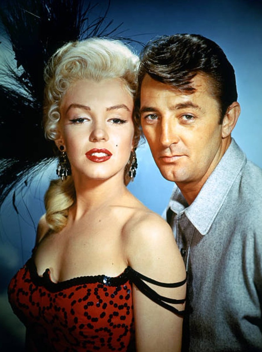 para intervenir en “River of No Return” (1954), junto a Marilyn Monroe.Fue el primer filme en cinemascope, donde la puesta en escena utiliza la pantalla larga para restituir el realismo de los grandes espacios y para dibujar un conflicto psicológico.