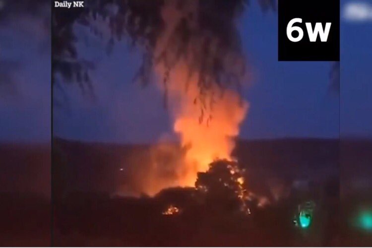 ARamosint's tweet photo. Alguien dijo sorpréndeme #Agosto? Primero la explosión en #Libano, después incendió en #CoreaDelNorte, luego explosión en fábrica de #Wuhan y ahora incendio en Mercado de #EmiratosArabesUnidos. Y eso que no digo nada de #LadyCovid #LadyCancun https://t.co/DbzMsA5Hfn