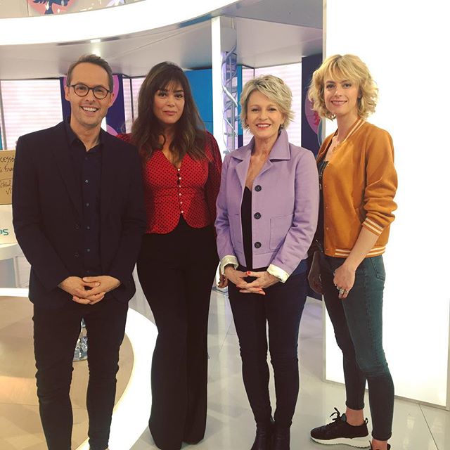 4AFirecracker's tweet photo. #Astraëlle #AstridetRaphaëlle Les gars quelqu'un a-t-il download cette interview quand elle était encore dispo, svp ? #desperate (la vidéo a été mise en privée sur youtube je pense que la chaine a été supprimée) #cestauprogramme https://t.co/rrQqIs59bw https://t.co/eS6hwgPoW7