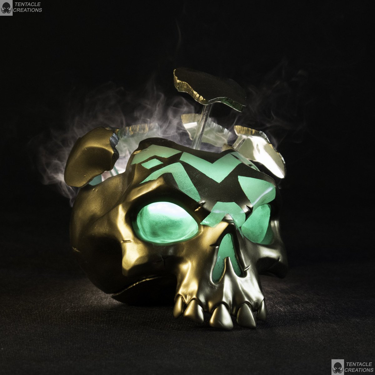 TentacleMakes's tweet image. I made Villainous skull from @SeaOfThieves from scratch.
The lights are real the smoke is real (controlled through a wireless switch)
Follow me if you would like to see more cool stuff like this one 😉
@RareLtd #seaofthieves @Captain_Falcore @PaceYourself22