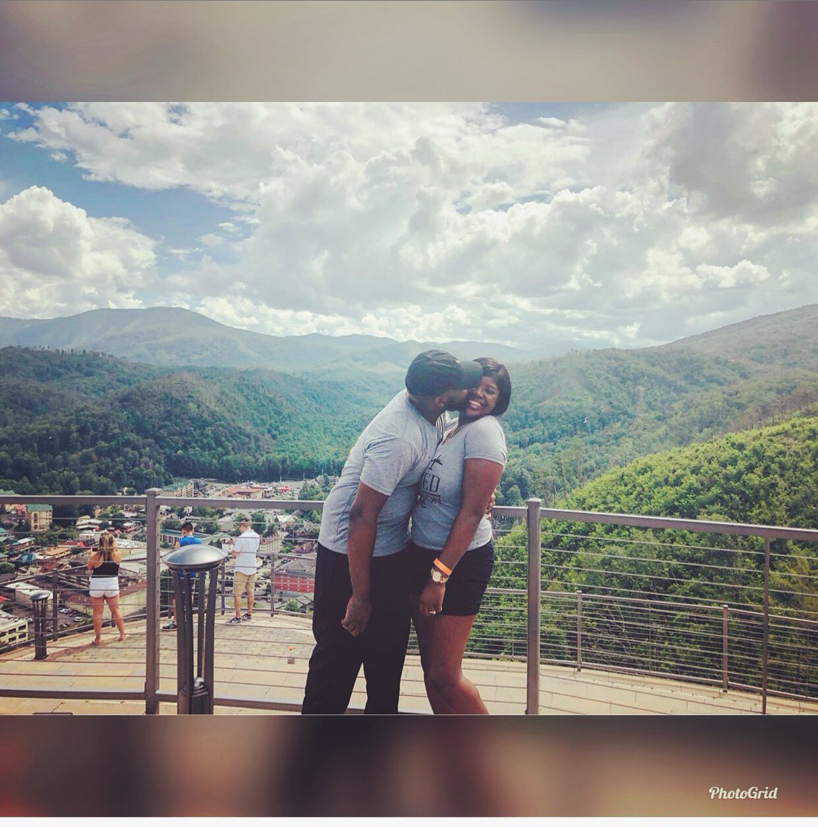 OhMyMesha_x3's tweet photo. There’s never a dull moment with this man I call my husband... I’ll hike multiple mountains just to have these mountaintop moments with you.! ❤️❤️ #TheresBeautyinTravel #MountainTopViews https://t.co/xfJLeCOHIh
