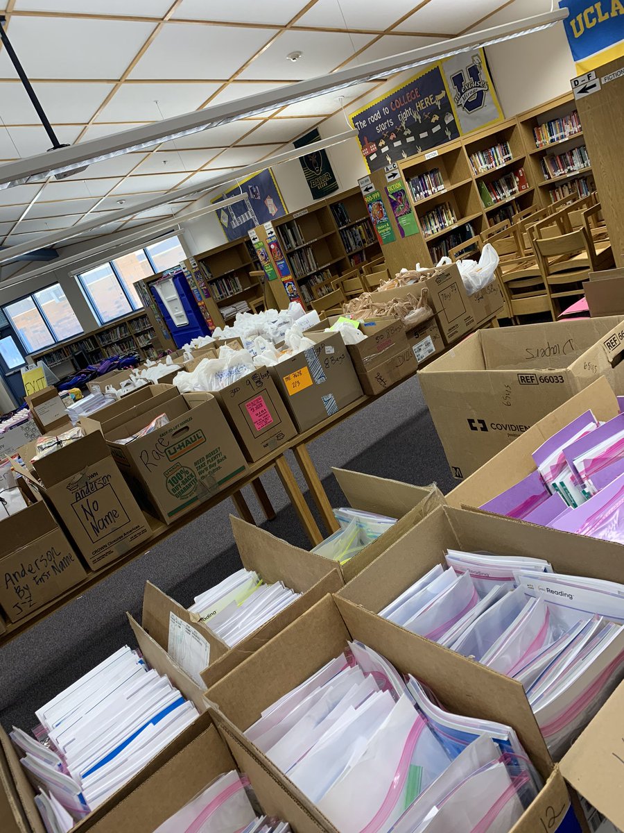 Supply and curriculum distribution is happening now til 6pm! Tomorrow from 8-12pm  🌟Stop by! 🌟 <a href="/MirageDVUSD/">Mirage Elementary</a> <a href="/mirageptsa/">Mirage PTSA</a> <a href="/DVUSD/">Deer Valley Unified School District</a>