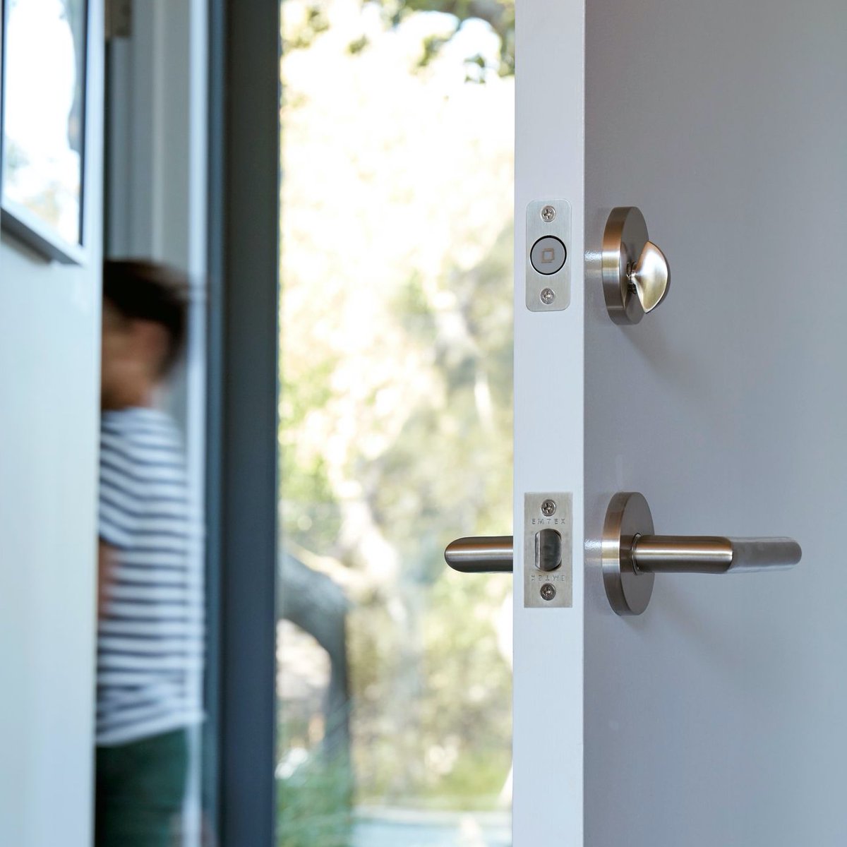 levelhomeinc's tweet photo. "Hey Siri, unlock the front door." With Level Lock and HomeKit, you can grant your guests keyless entry into your home from any @apple device. Click the link in our bio to learn more about this powerful lock and our integration with HomeKit. #levelhome #levellock #smarthome https://t.co/GmhCa2KGEH