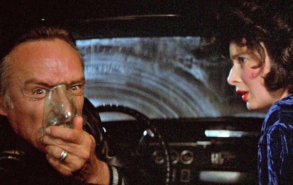 FoolCine's tweet image. Need more than four photos though