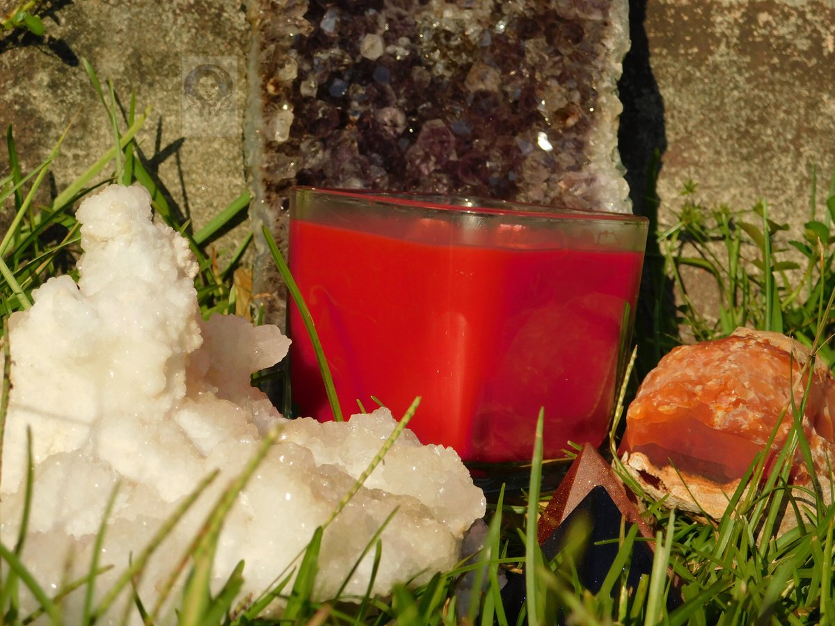 Bearskiin's tweet image. Have you checked out our NEW Cherry Fruitpunch candle? Check out our shop on facebook @EarthMotherCandles And our website earthmotherselfheal.com/candles-and-mo…
#Getscented 
#Getwicked 
#Earthmothercandles