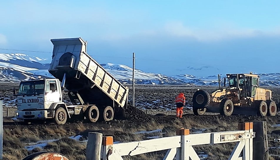 #Chubut 05/08/2020 20:30hs #VialidadNacional informa que mañana se realiza habilitación parcial de la Ruta260 tramo emp. Ruta40-#Chile, de 9 a 13hs. Luego se vuelve a cortar para continuar con trabajos de recuperación de calzada.@CancilleriaARG <a href="/gendarmeria/">Gendarmería Nacional</a> <a href="/APSVChubut/">APSV Chubut</a> <a href="/DcChubut/">Subsecretaría Protección Ciudadana Chubut</a>