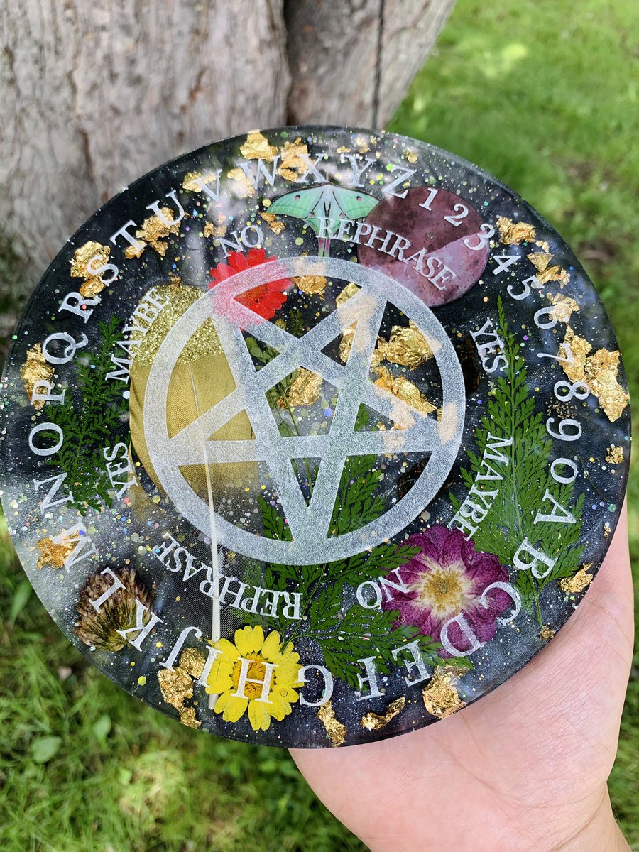 weird__mom's tweet photo. I’ve been expanding my resin work and I’m so happy with how far I’ve come in working with it and creating interesting things. https://t.co/9K1Leja7xj
