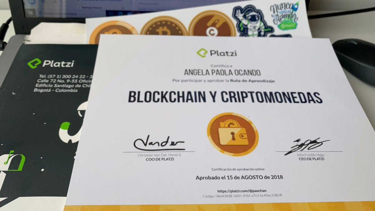 ocandocrypto's tweet image. Un certificado con mucha historia.

2016 : Me registro en @platzi 
2017 : Gano una de las 1000 becas para venezolanos. 
2018 : Termino mi carrera de Blockchain y Criptomonedas 
2019 : Viajo a Bogotá a conocer las oficinas y Platzi Conf
2020 : Soy parte del Team 💚