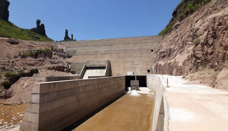 bjc_agua's tweet photo. Durante la gira de trabajo por #Sonora a la que acompañé al presidente @lopezobrador_, se llevó a cabo la inauguración de la #PresaBicentenario, conocida como "Los Pilares", evento en el que también participó la gobernadora del estado, @ClaudiaPavlovic https://t.co/eUw6xgzw2j