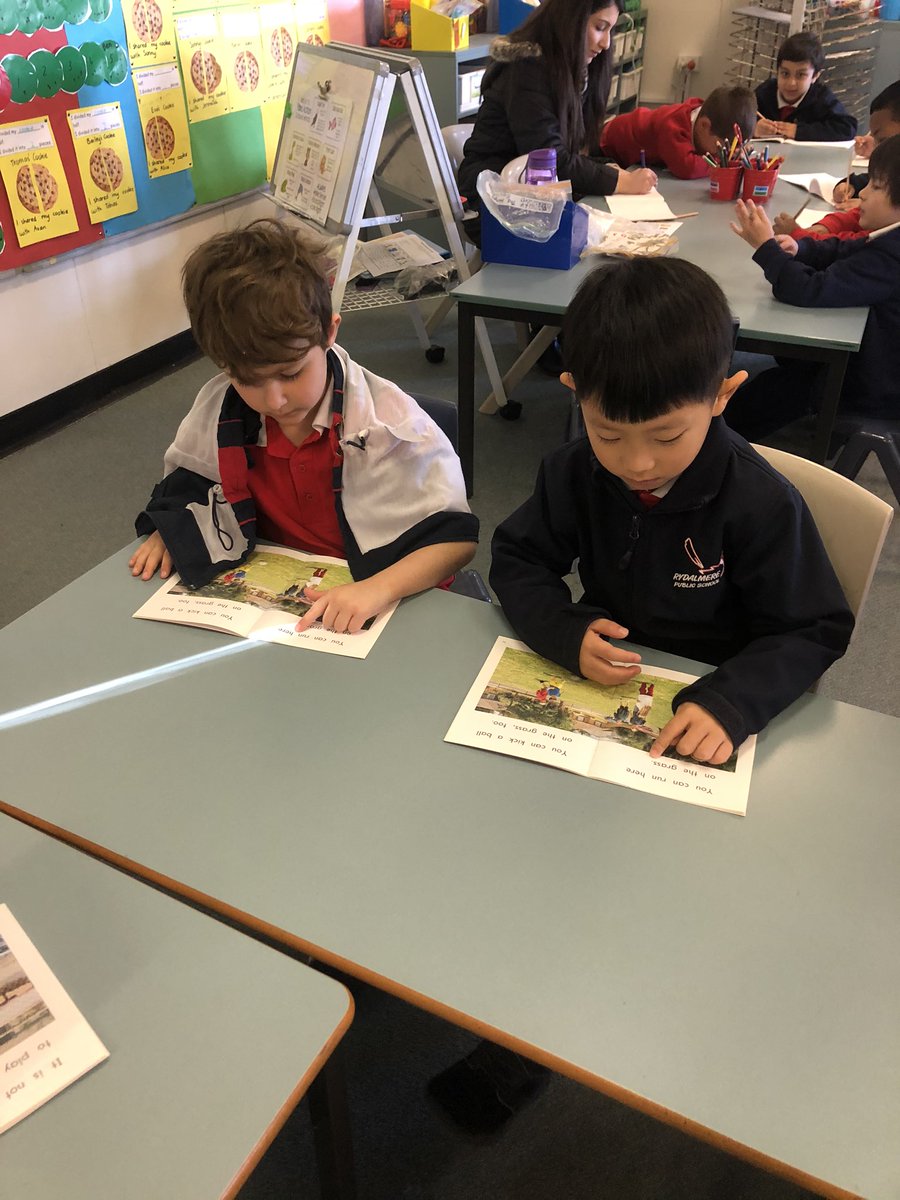 Kindy groups with K Blue and K Purple 🤗<a href="/rydalmereps/">Rydalmere Public</a> <a href="/bek_zadow/">Bek Zadow</a> #EdWeek20