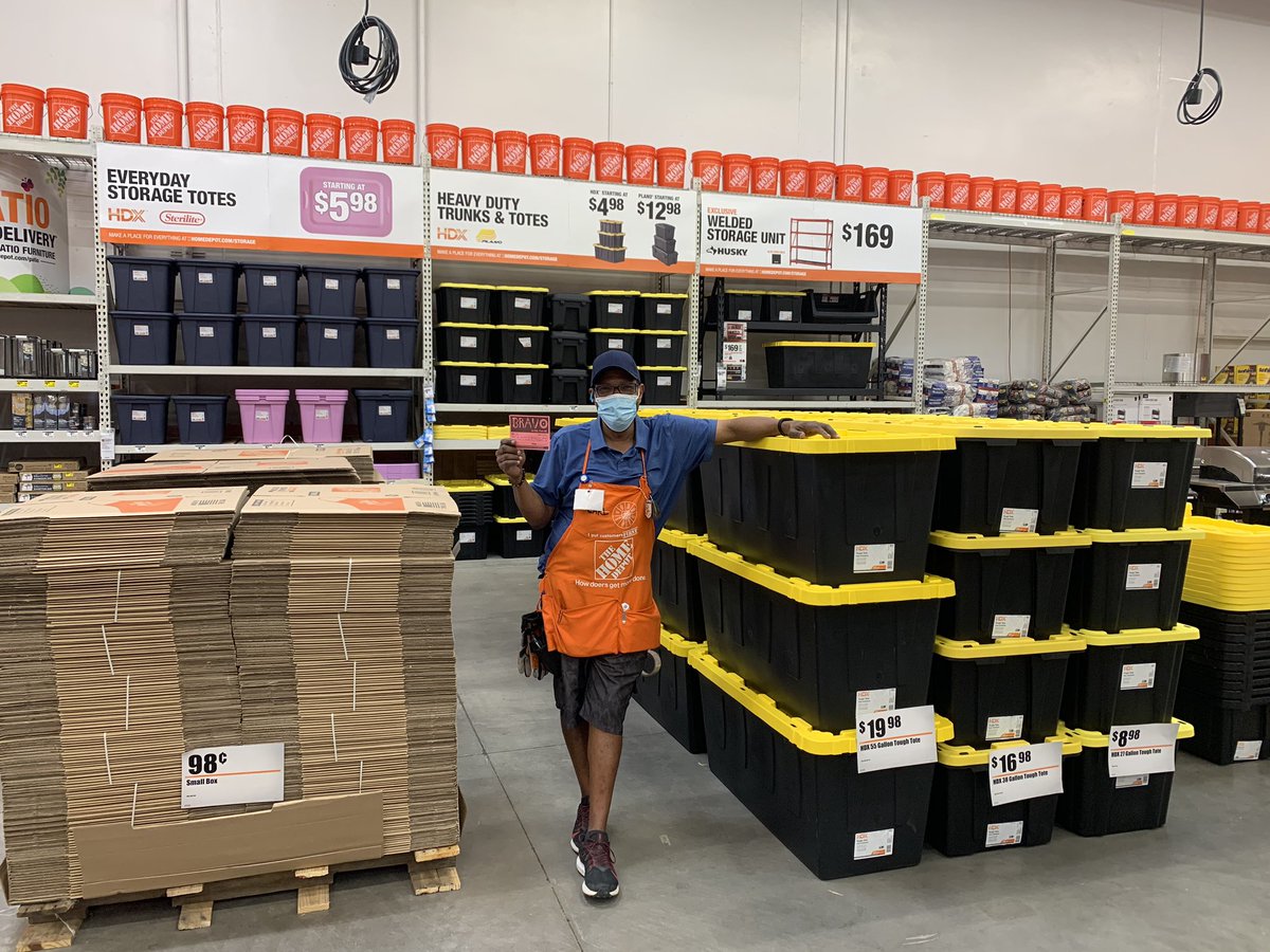 Carl rose up to the challenge and kept our Summer Storage Event in stock and looking SHARP! ✨ 
@TJ77HD <a href="/TeresaHRHD/">Teresa Smith</a> @HdDeanna <a href="/paulcoxHD/">Paul Cox</a> <a href="/SabrinaNMontano/">Sabrina N Montano</a>