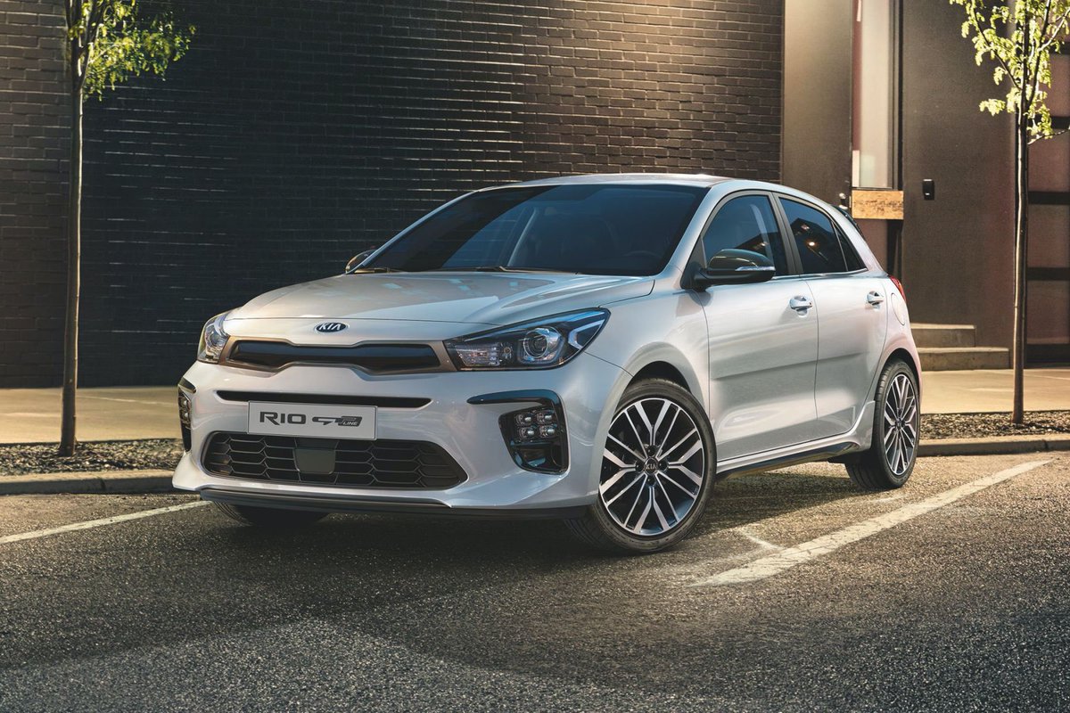 cole_marzen's tweet photo. The U.S.-spec 2021 Kia Rio will make its debut later this year with minor styling revisions, a larger 8-inch touchscreen display, and additional safety gear. Additionally, it will be offered solely with the current model’s 120 hp 1.6-liter four-cylinder engine. #Kia #Rio #Rio5 https://t.co/xKGz2dbA9Z
