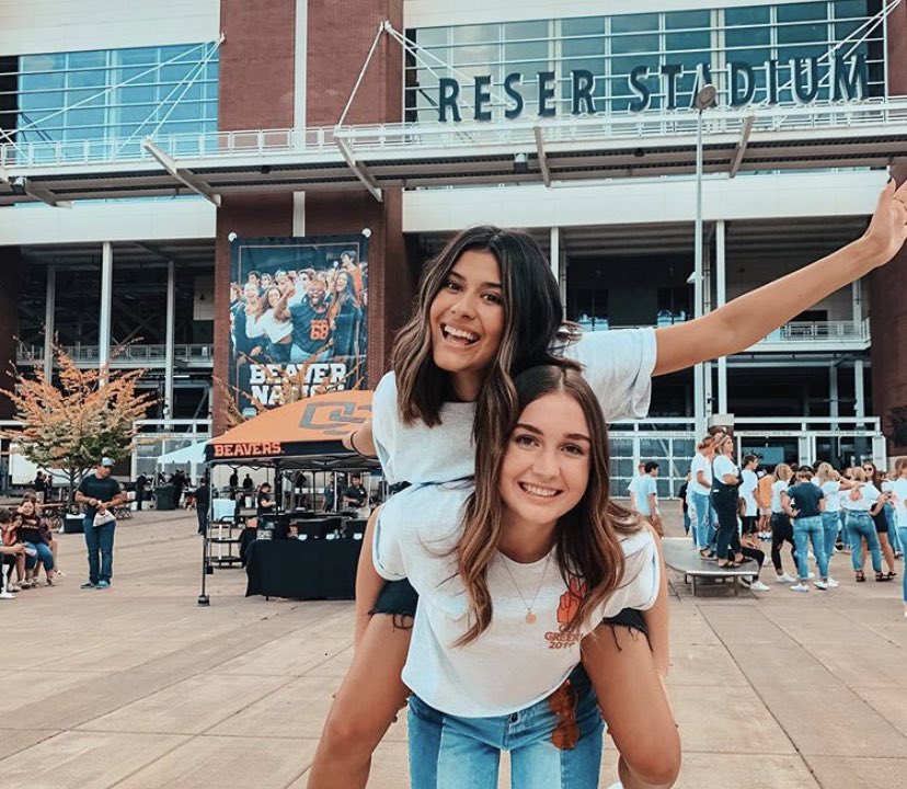 We’re so exited to meet the PNMs! Make sure to sign up for Recruitment! Link in bio! 💗💗 #gobeavs#gogreek