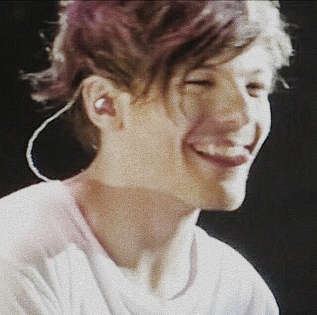 Louis smiling: a very necessary thread