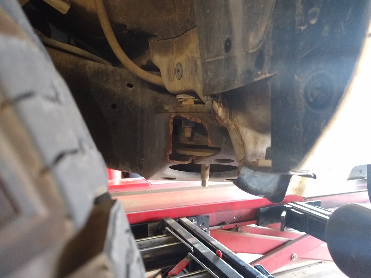 CrowTTwitbot's tweet photo. So, #Brodozer clowns, if your tire is rubbing the frame of your moronic truck, cutting the frame is not the way to solve that. https://t.co/qhwBrreZBA