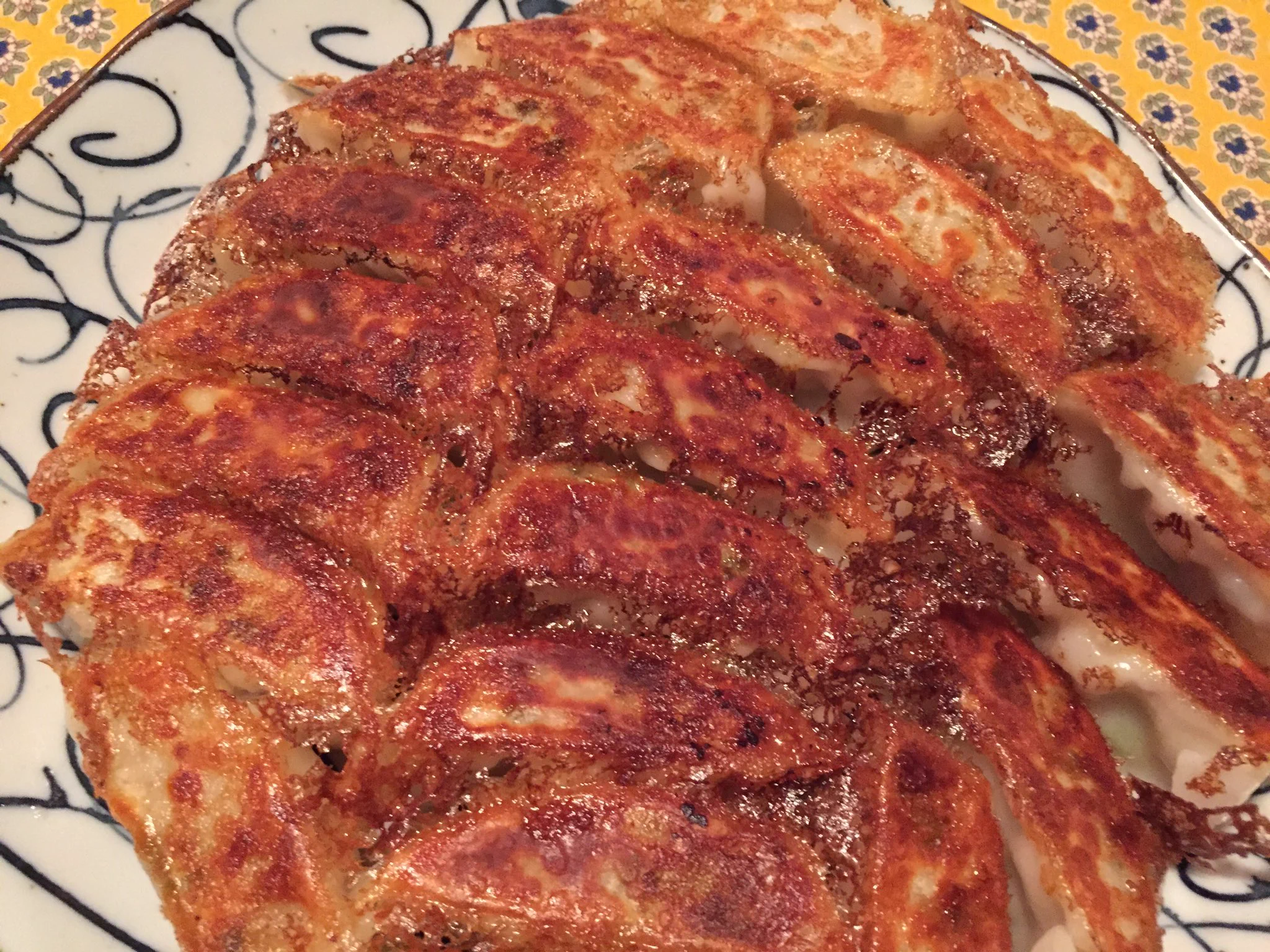ウチのカミさんが焼く冷凍餃子は世界一、冷凍餃子は手抜きじゃない！