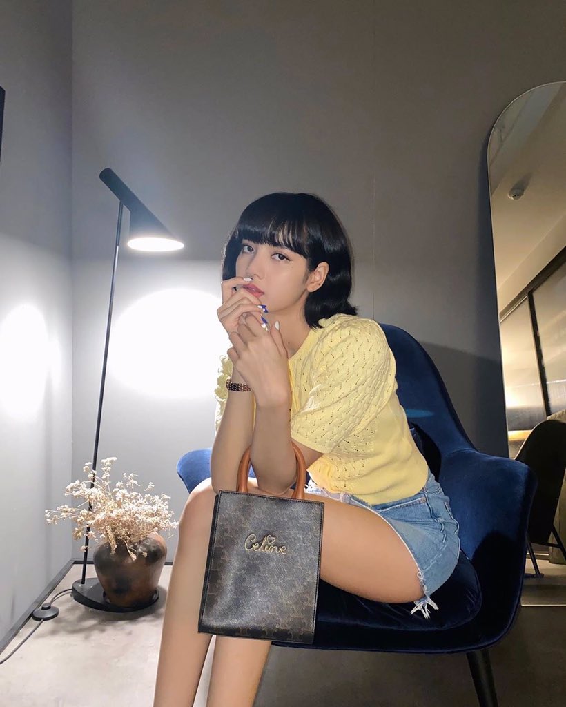Feby972's tweet photo. [IG] 200806 — Lisa updates : 

“🍋🍋🍋 #.Sponsored” 
“❣️ #.Sponsored” 

🔗https://t.co/UsmSaneAso
🔗https://t.co/KeD5IO4N4v

#LISA #리사 #BLACKPINK #블랙핑크 #LALISA @BLACKPINK @ygofficialblink https://t.co/By6vt46biw