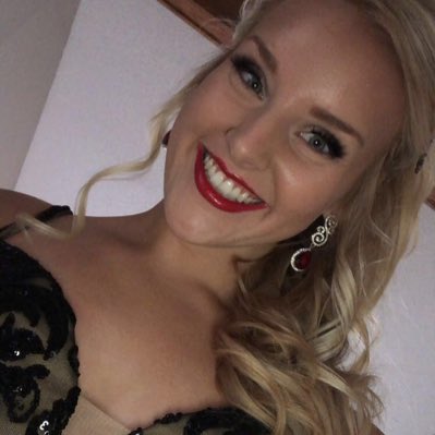 annaholman21's tweet photo. #NewProfilePic https://t.co/fYfmhbSTrv