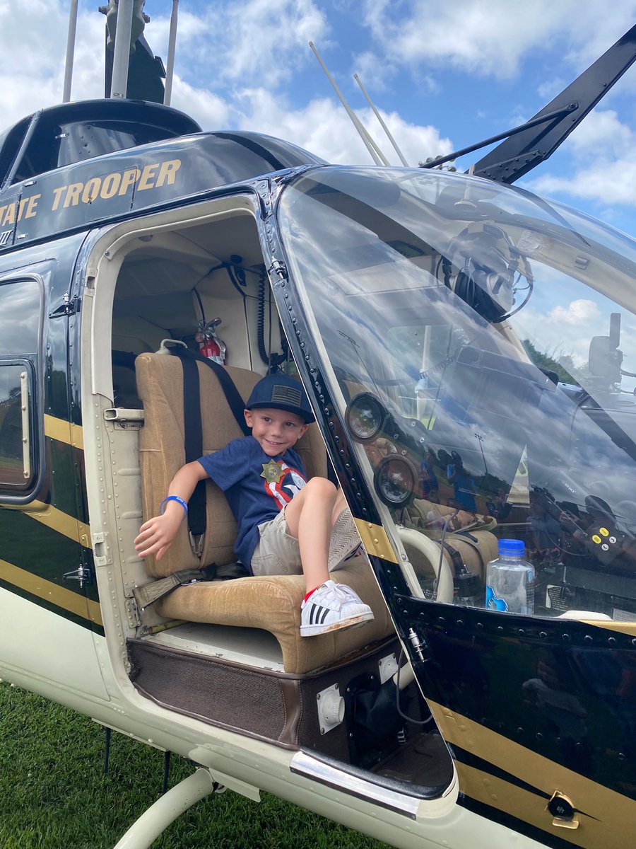 TNHighwayPatrol's tweet image. THP was honored to join several E. TN law enforcement agencies &amp;amp; surprise 4yr old Cooper Stansbury who is fighting cancer.A parade was organized with some pretty cool toys for him to try out.We were thrilled to provide an opportunity for him to take his mind off things &amp;amp; be a kid