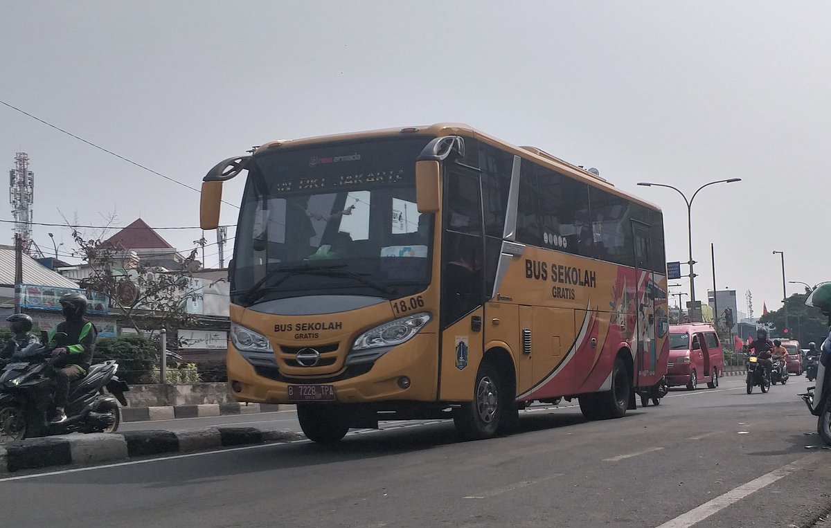 Membuka mata , hati &amp; pikiran adalah jalan untuk bisa merasakan makna kehidupan.
<a href="/bussekolah_dki/">Bus Sekolah DKI Jakarta</a> <a href="/hinoID/">Hino Indonesia</a> <a href="/NewArmada/">PT Mekar Armada Jaya</a> <a href="/SukaFotoBis/">ceritadijalan.co</a> <a href="/pemkotdepok/">PEMERINTAH KOTA DEPOK | #AyoPakaiMasker</a> <a href="/PT_Transjakarta/">Transportasi Jakarta</a> <a href="/infobusway/">Info Busway</a>