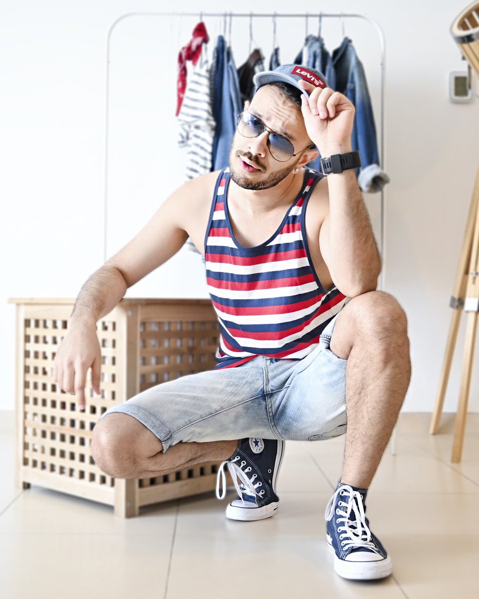 kashyapdevanshu's tweet photo. The most essential denim staple in summers is a pair of denim shorts. #fashionquotient #fqbydev #mensfashion #alldenim #denim #denimedit #menswear #mensdenim #jeans #stripers #nautical #denimhat #shorts @Topman @LEVIS @Converse @IconicStoreME https://t.co/DTu1SlCfnF