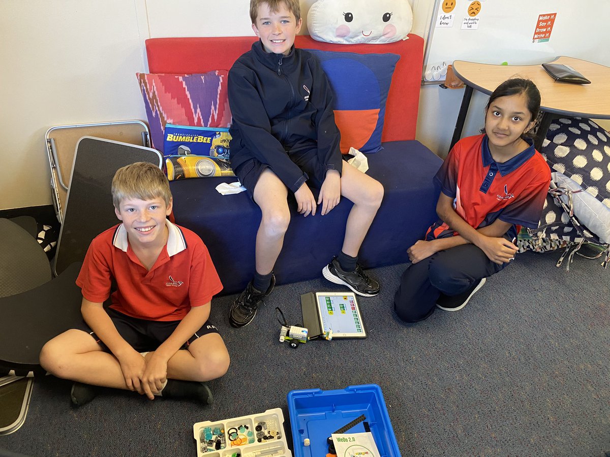 Building our own robots from Lego then programing it to move forwards and backwards. Super work everyone!! 🤩<a href="/bek_zadow/">Bek Zadow</a> <a href="/rydalmereps/">Rydalmere Public</a> <a href="/melissa_grayy/">Melissa Gray</a>