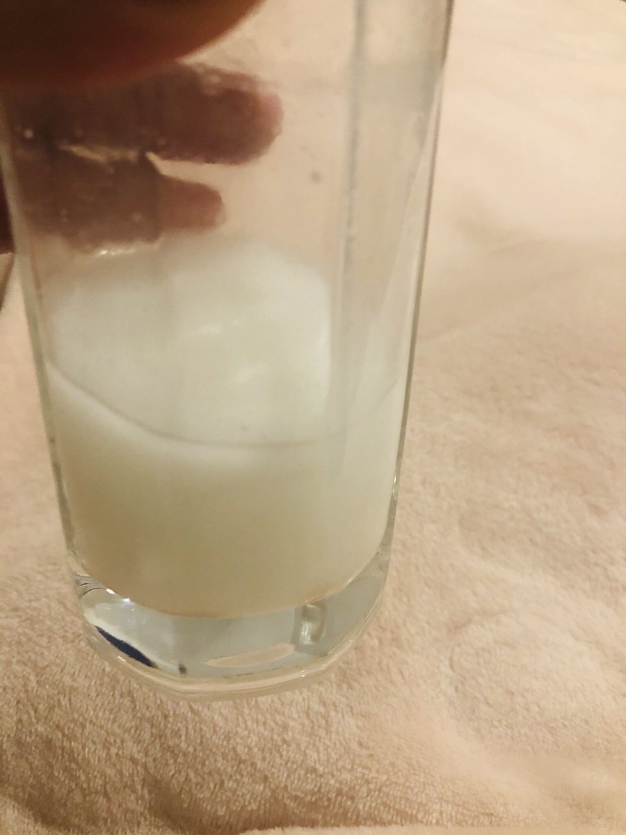 clauss_Angeli's tweet photo. Leche de coco,yo misma lo hice,apreté tanto los cocos que miren el resultado.
Mentira,la hice en la  #Miomat y quedó bien rica https://t.co/nzt2YdI2P2