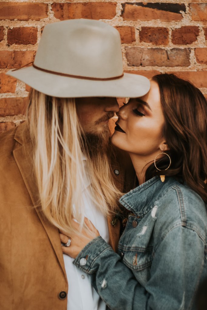 nataliaohara12's tweet photo. Want to see more from this amazing styled shoot this past weekend ? Follow my instagram @nataliaoharaphoto_ or Facebook page ‘Natalia O’Hara Photography’ to see more ✨ https://t.co/wsYWvMfLw5