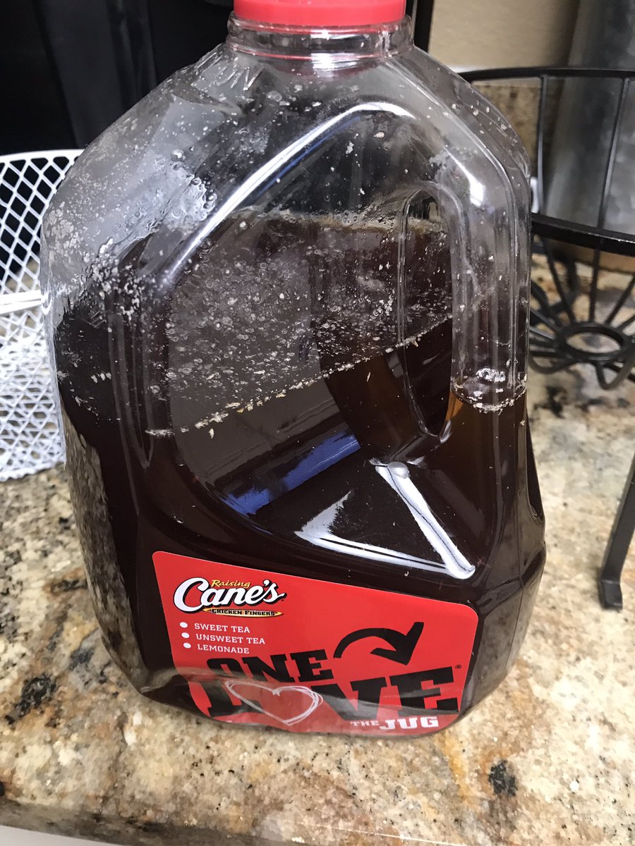 mrscopuckhead's tweet photo. @Raising_Canes uh- what is the stuff that is floating in the tea??? https://t.co/KsGbgnNM80