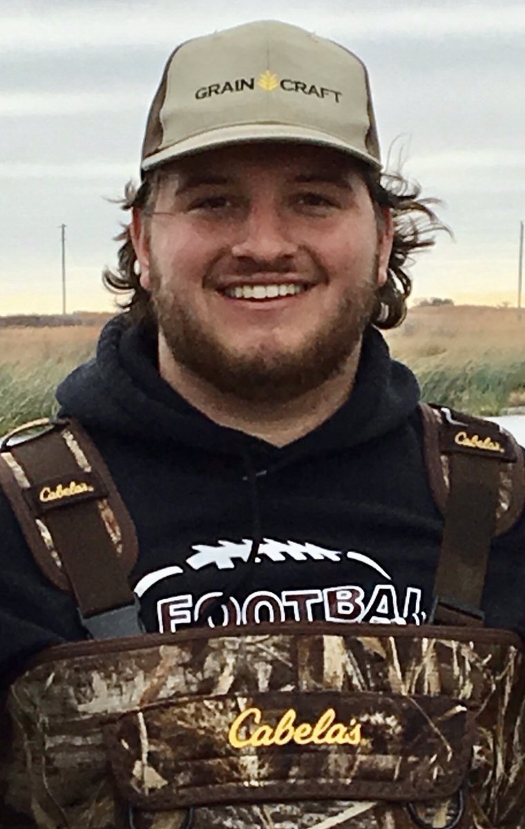 burkieBL's tweet photo. Happy2️⃣2️⃣🎉 Jakers! 💜Still 💜’n the outdoor life...and taking pics with yer momma!😆📸Hope you have had an amazing day! ⁦@JakeJburk⁩ https://t.co/ItHc9fbP6A