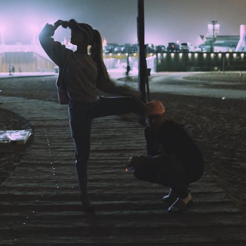ArianaToday's tweet photo. The “Into You” remix feat. Mac Miller was released on Soundcloud 4 years ago today 🎵 https://t.co/8a56JOjEA5