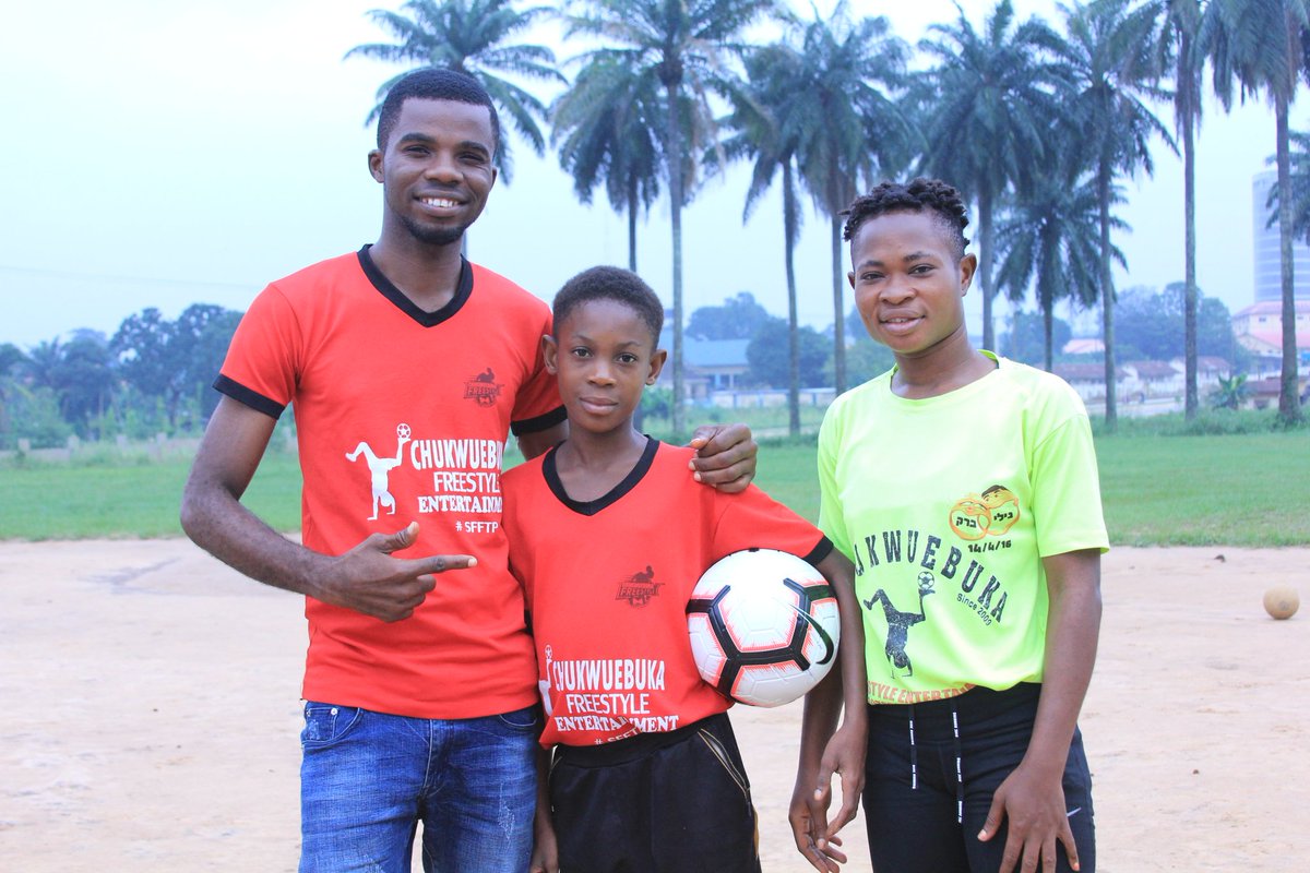 ChukwuebukaFA's tweet photo. MEET #Abasifrekefs FROM AKWA IBOM
9 years old JS1 student is a product of the #csfftp20
Joined us June 14th & has improved
LEARN #Freestylefootball WITH US.
#chukwuebukafreestyleacademy #Abasfs #Blessingfaithonyenaucheya #chukwuebukafreestyleentertainment #CFE #CFA #CSFFTP https://t.co/cu5FuBVAFF