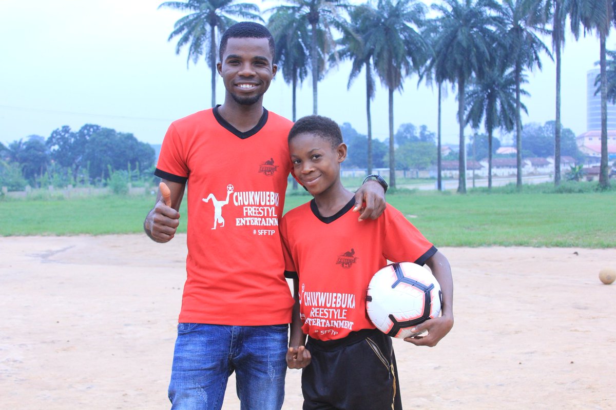 ChukwuebukaFA's tweet photo. MEET #Abasifrekefs FROM AKWA IBOM
9 years old JS1 student is a product of the #csfftp20
Joined us June 14th & has improved
LEARN #Freestylefootball WITH US.
#chukwuebukafreestyleacademy #Abasfs #Blessingfaithonyenaucheya #chukwuebukafreestyleentertainment #CFE #CFA #CSFFTP https://t.co/cu5FuBVAFF