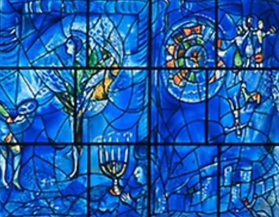 Brindille_'s tweet photo. En collaboration avec Charles Marq (maître-verrier), Marc Chagall crée 86 vitraux à travers l'Europe, Israël et les États-Unis. 
De gauche à droite, la musique, la peinture, la littérature, l'architecture, le théâtre et la danse 
🔹 Art Institute of Chicago @artinstitutechi 🔹 https://t.co/LdcJF4rxhq