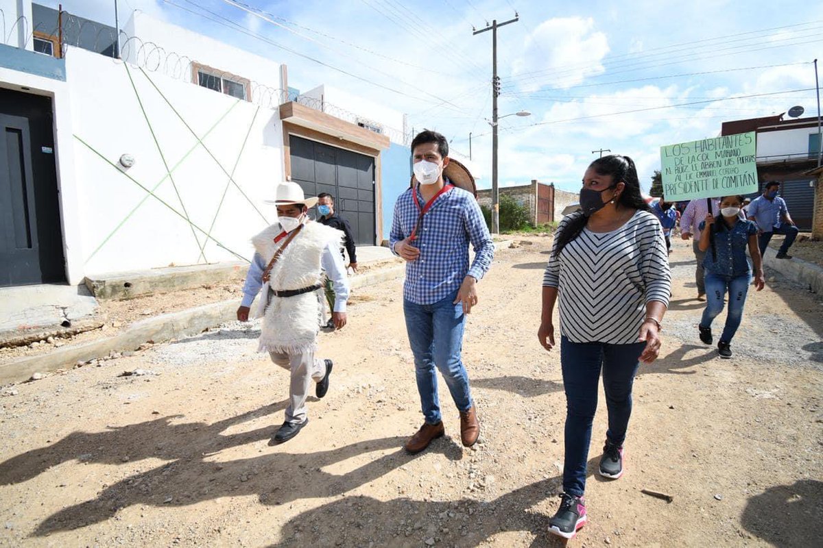 EmmanuelCorSa's tweet photo. Se iniciaron obras y se inauguraron otras en las colonias Mariano N. Ruíz y Belisario Domínguez

Porque #ComitánEresTú #ComitánSomosTodos 🙌🏽 https://t.co/4G7at1cCly