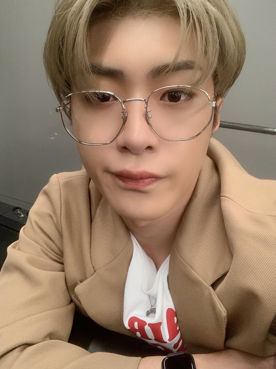 jaeyoung as brown m&m- THEY ABSOLUTELY OWN THE GLASSES LOOK- seems intimidating but actually super helpful and generous- could bench 3x ur weight- the supportive friend that every squad needs- sexy