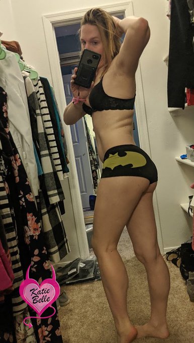 Butts. Batman. Battlestar Galactica.

#batman #ass #butt #panties #mtf #trans #transgender #geekgirl