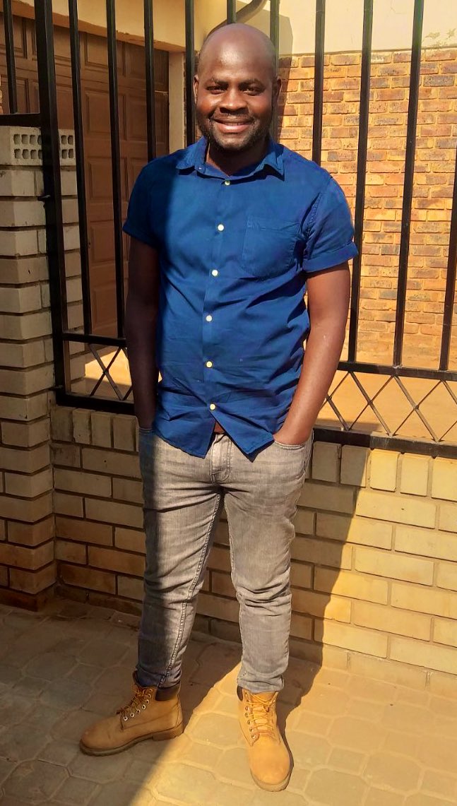 phaphamamlfm's tweet photo. “Hi mina Given Makamu, ni muyingiseri wa @phaphamamlfm. Loko u vona xifaniso xa mina, uhleketa ku #NimunhuWaNjhani?” https://t.co/dTCY6WrGcx