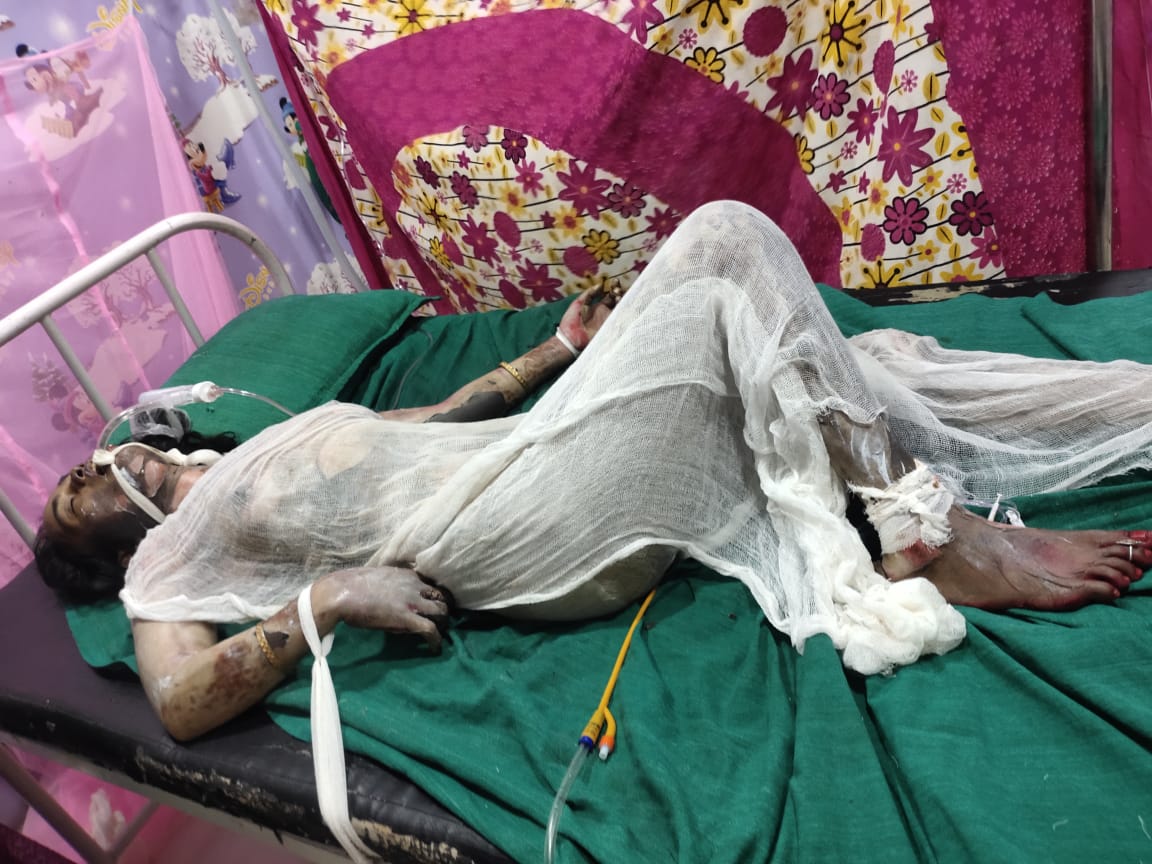 VaishyaRupesh's tweet photo. @aajtak  @narendramodi   @RajatSharmaLive  @ABPNews  @Republic_Bharat  @bjp4mumbai  @SrBachchan  @ndtv  @BJP4India  @VasundharaBJP  @sanjayips89   @Bhuvan_Bam
@dhruv_rathee My sister has been burnt alive by her husband in Gorakhpur UP .
Please help me and support us for justice https://t.co/GyyfcoXfsE