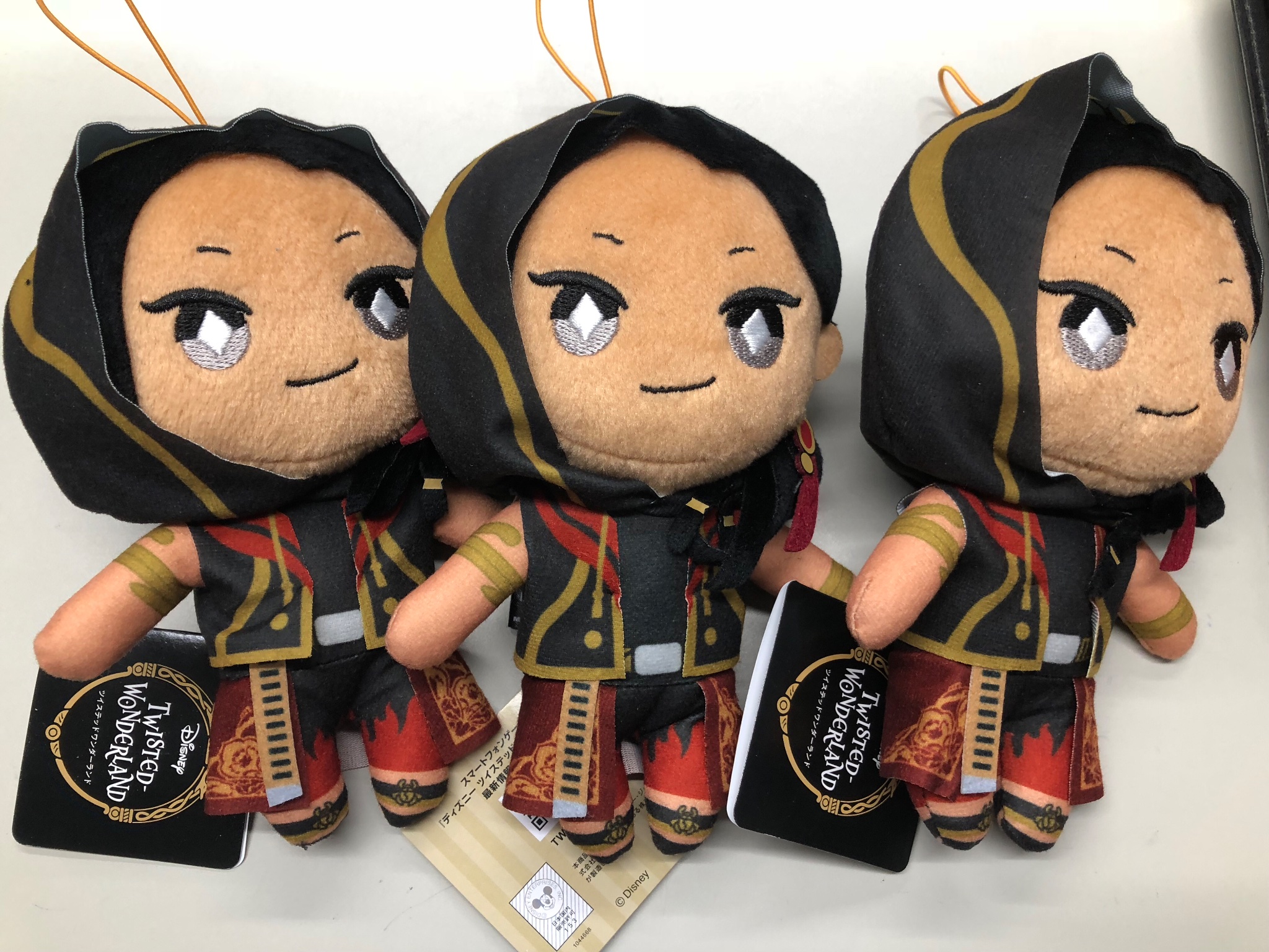 ツイステッドワンダーランド ジャミル ビッグぬいぐるみ Amazon.co.jp: ツイステッドワンダーランド ツイステ メガ