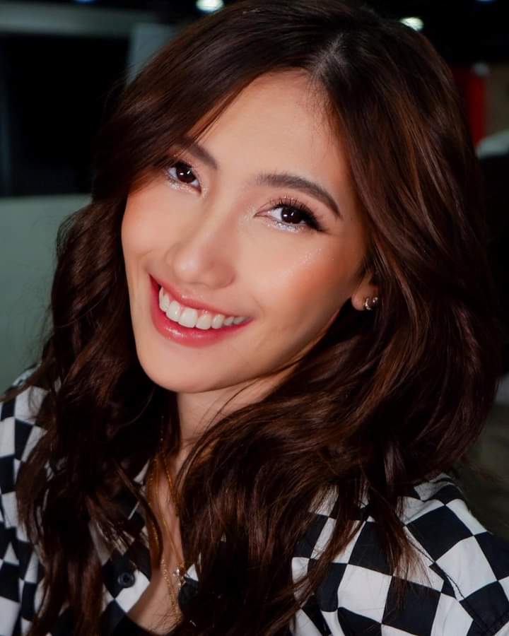 TeamEbsUNOFCL's tweet photo. ๐ธ Angel ๐ธ
Hair and Makeup look on @angelicaj__ for #rsluxxewear888 shoot โค๏ธ
#makeup #makeupbyjaysalcedo #hmuamanila #hmuaph #makeupartistmanila #makeuplooks #celebrity #mspastillas #pastillasgirl
#REPOST https://t.co/9jvl029gxa