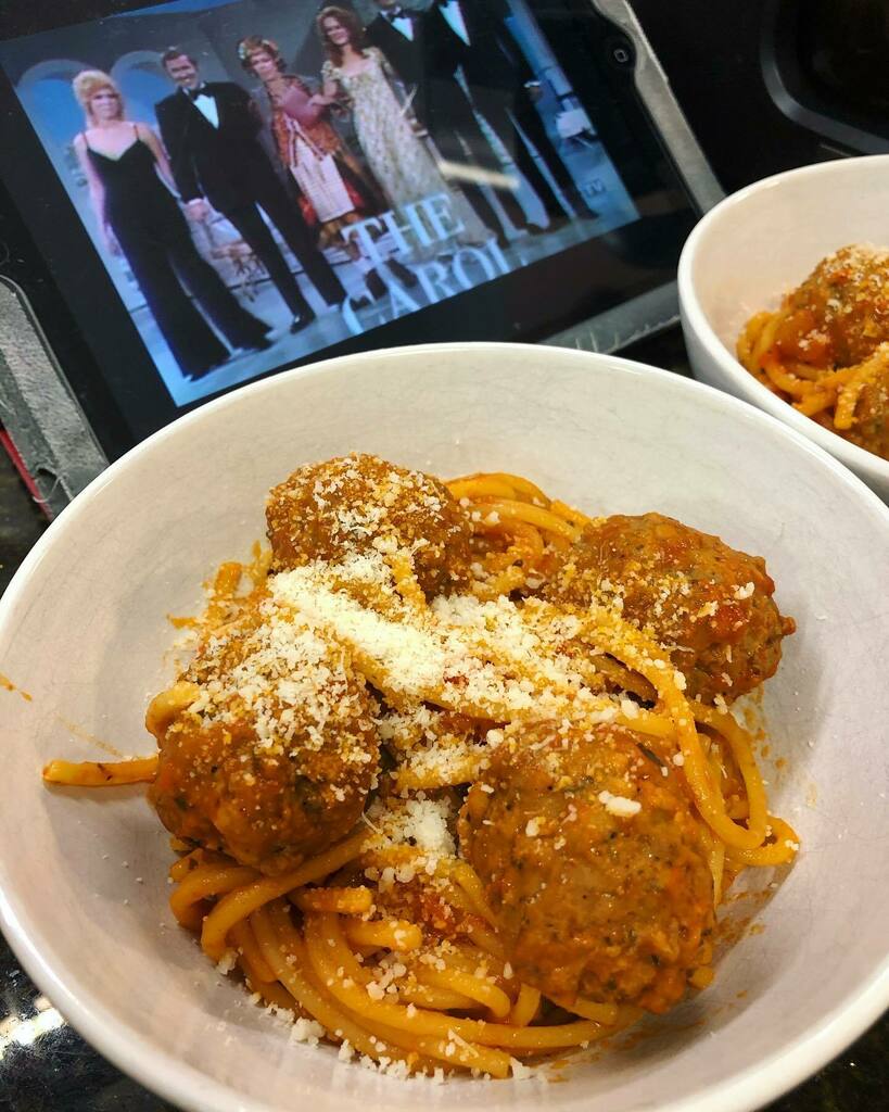 Nummymuffin's tweet photo. Dinner is served! #instantpot #instantpotcooking #instantpotmeals #spaghettiandmeatballs #instantpotspaghetti #pecorinoromano #dinnertime https://t.co/s7pLK0Iqcc https://t.co/2cPu6LLf3C