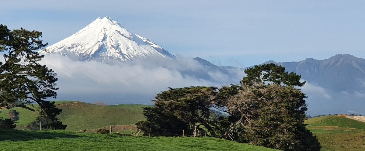 Haven't told many people, but I like where I live @Taranaki_NZ @NewZealand_NZ #taranakimaunga #maunga #volcanolife