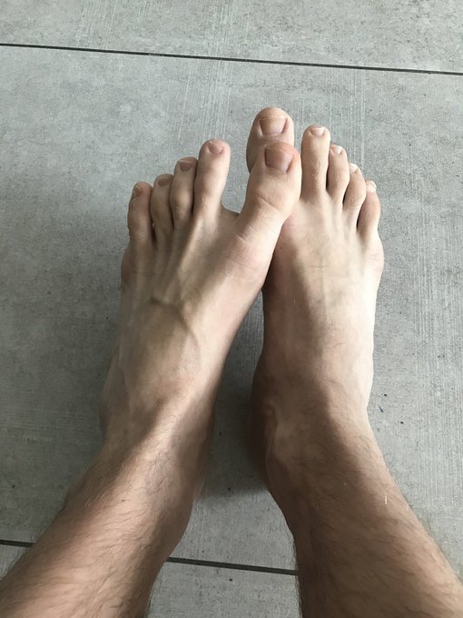 1 pic. Hey you miserable losers. Guess what time it is? Time to grovel at the feet of a superior alpha